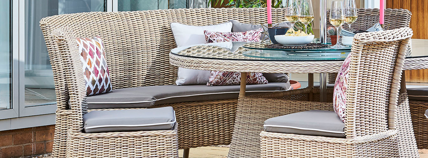 Auckland Dining Outdoor Suite by Daro